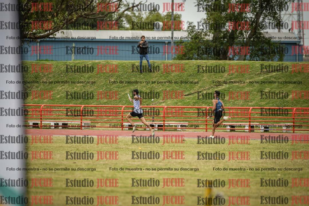 Fotos de las postas 4x400 m llanos de varones