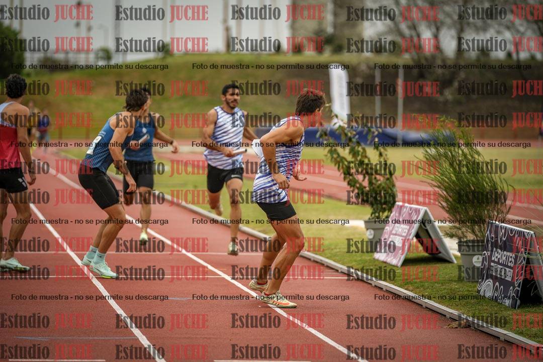 Fotos de las postas 4x400 m llanos de varones