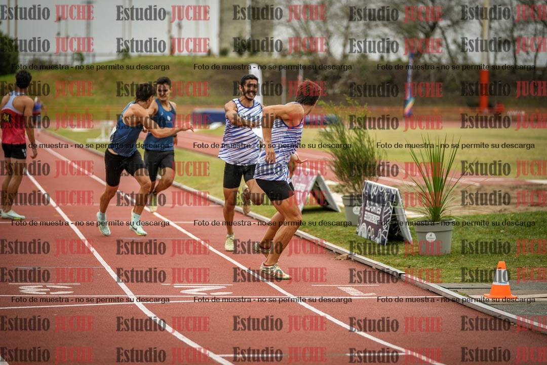 Fotos de las postas 4x400 m llanos de varones