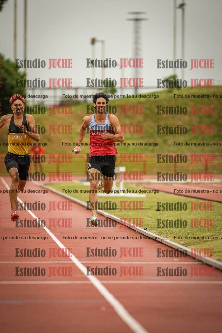 Fotos de las postas 4x400 m llanos de varones
