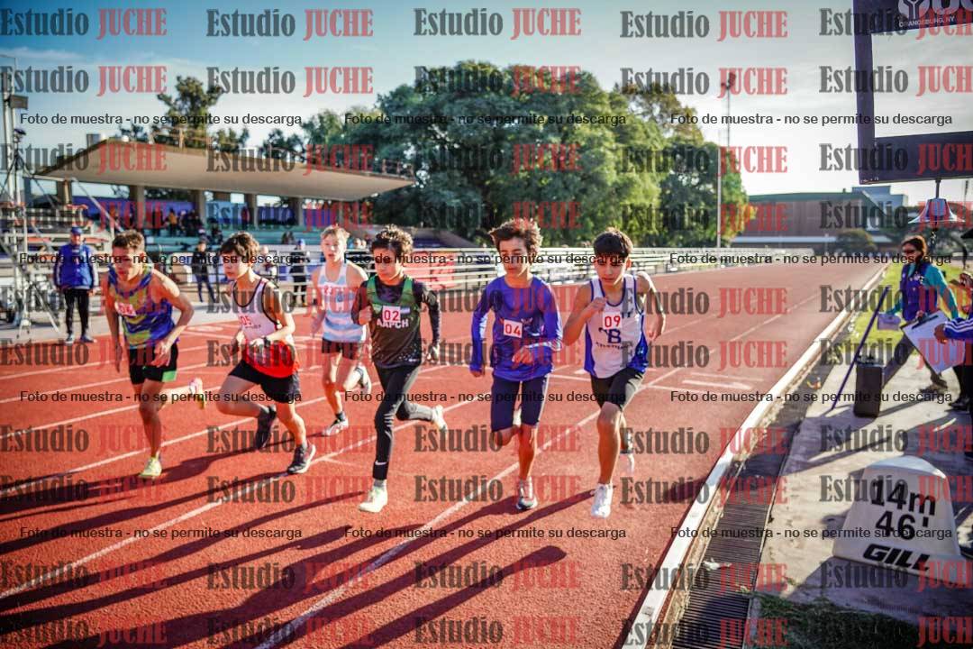 Fotos de los 2400 m llanos de varones