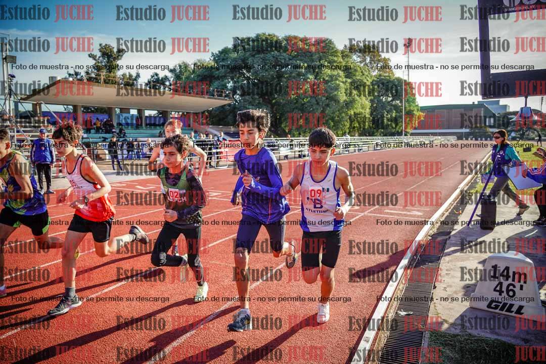 Fotos de los 2400 m llanos de varones