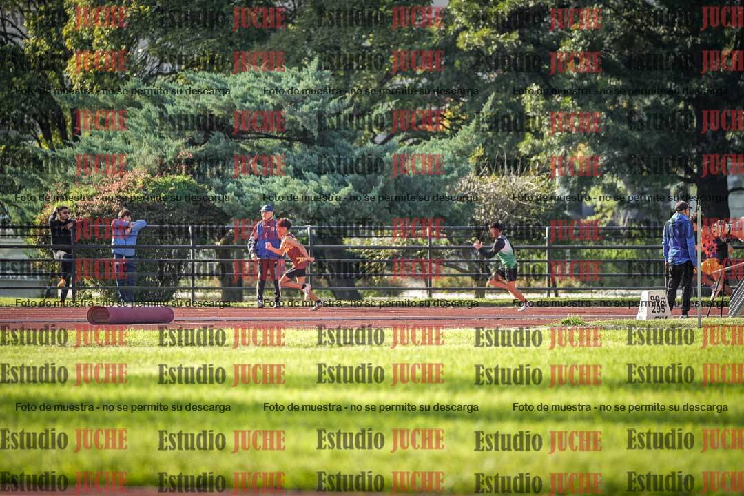 Fotos de los 200 m llanos de varones