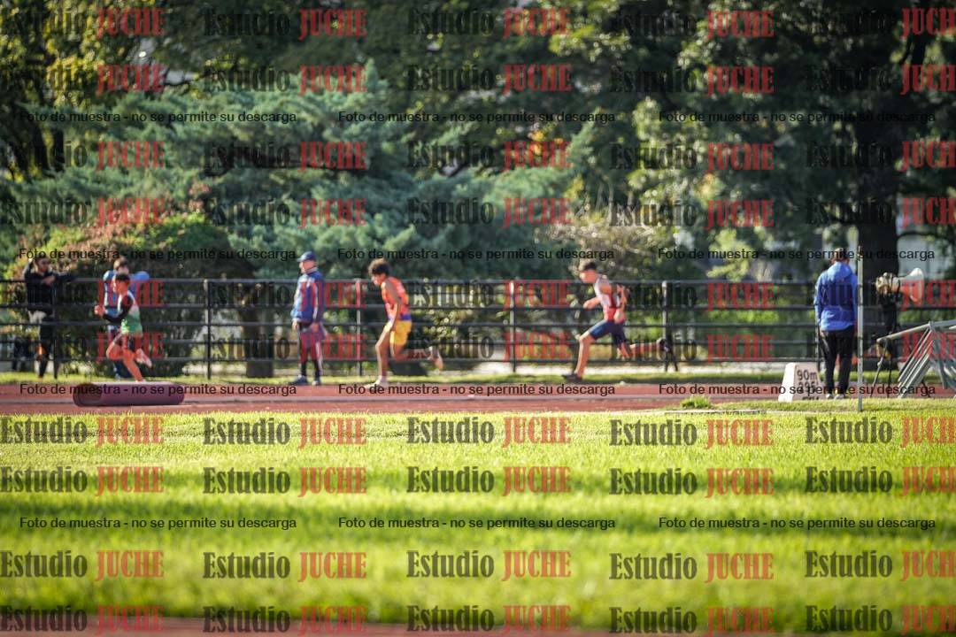 Fotos de los 200 m llanos de varones