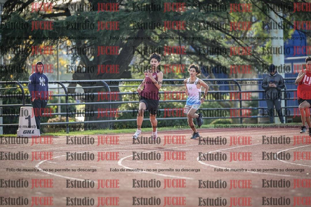Fotos de los 200 m llanos de varones