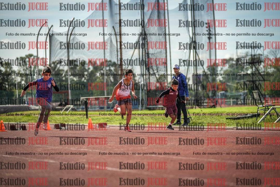 Fotos de los 50 m llanos de varones