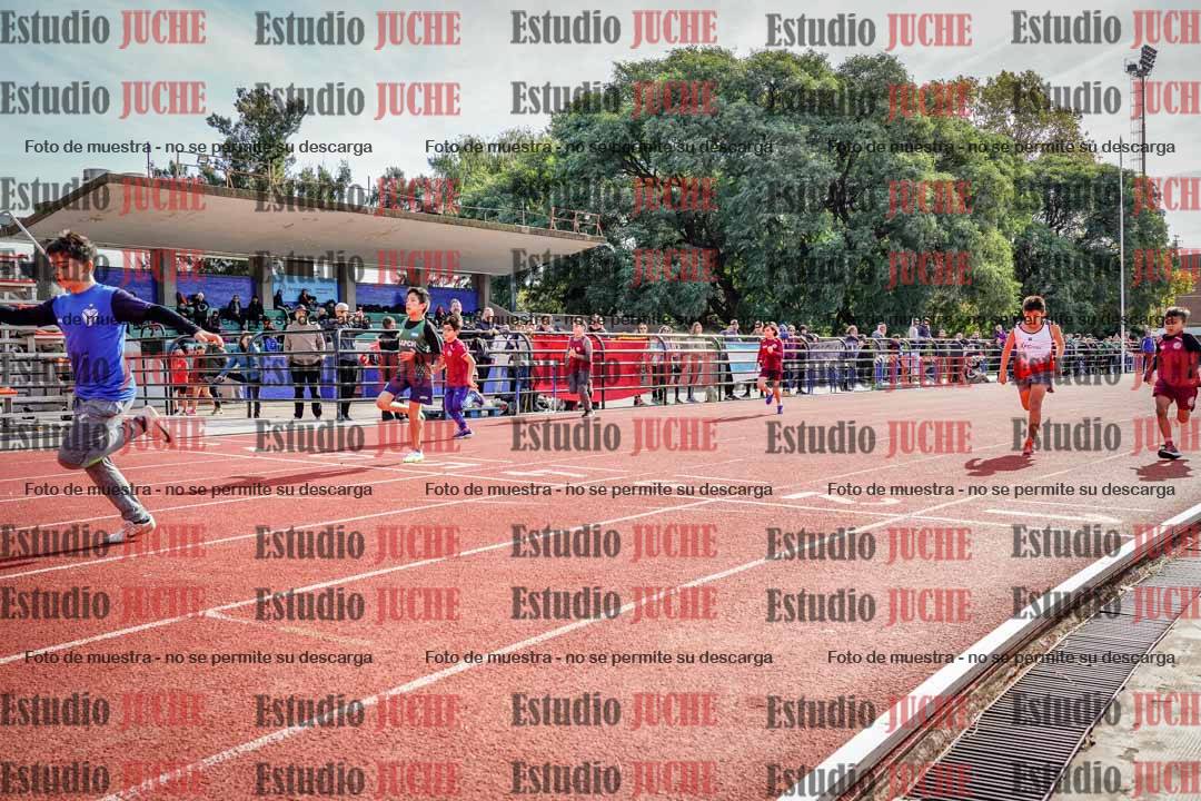 Fotos de los 50 m llanos de varones