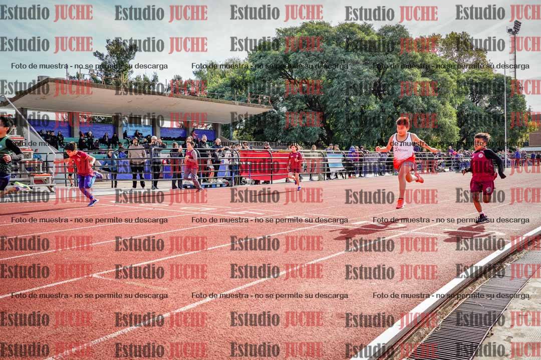 Fotos de los 50 m llanos de varones