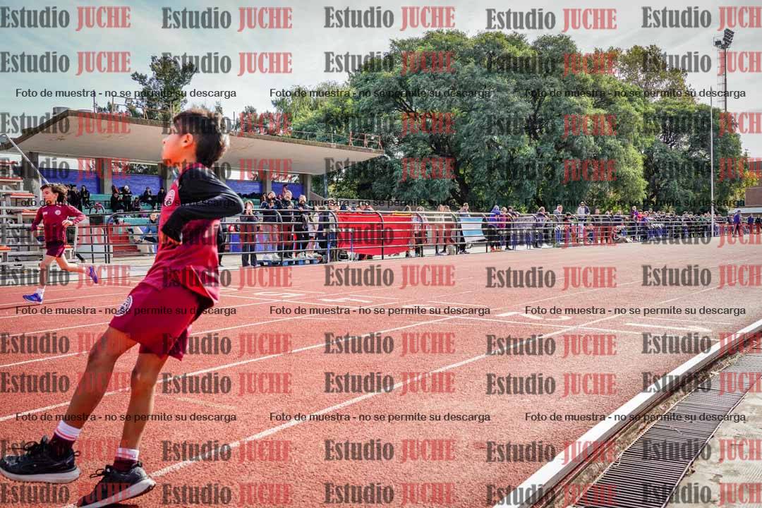 Fotos de los 50 m llanos de varones