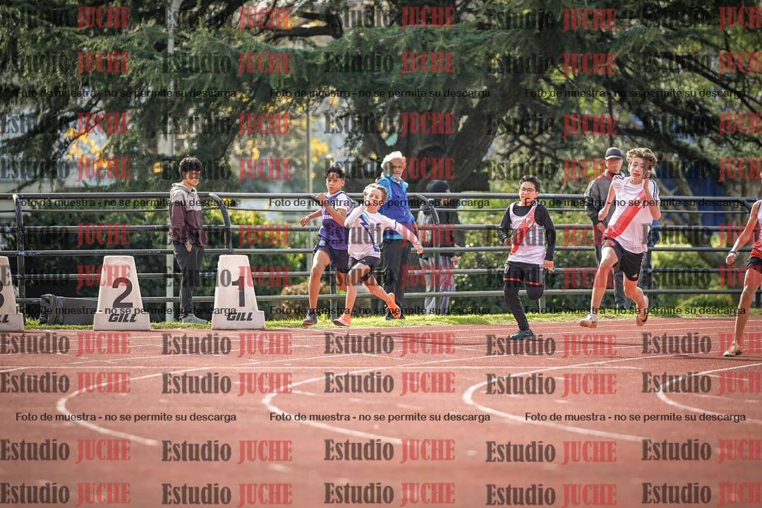 Fotos de los 150 m llanos de varones