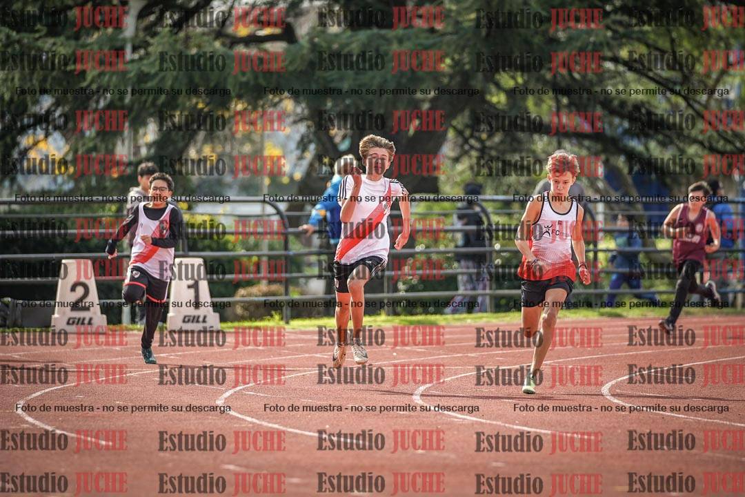 Fotos de los 150 m llanos de varones