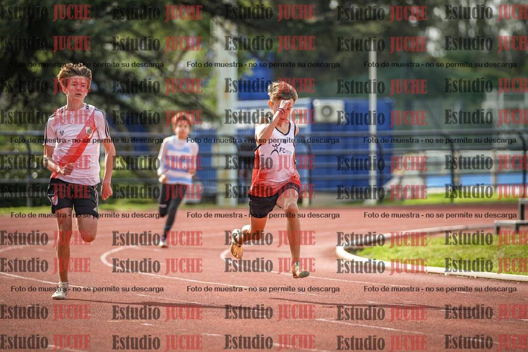 Fotos de los 150 m llanos de varones