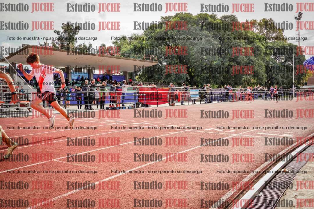 Fotos de los 150 m llanos de varones