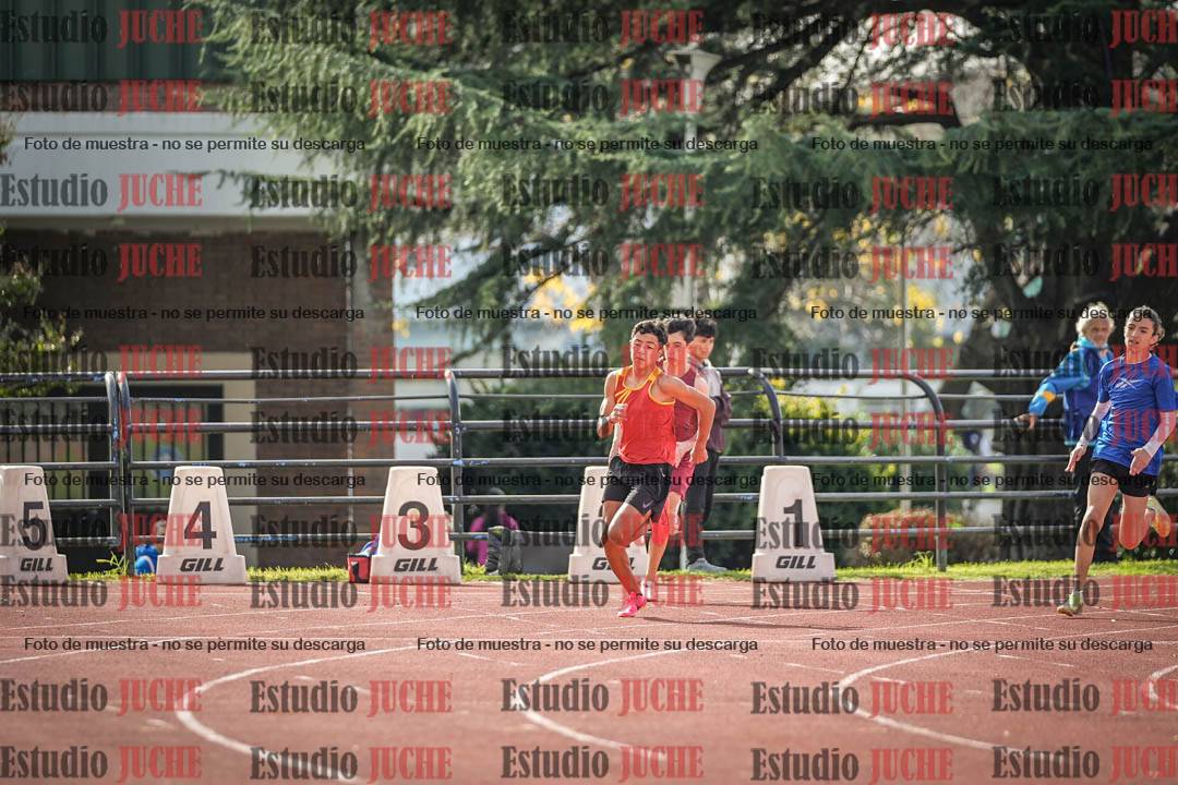 Fotos de los 150 m llanos de varones