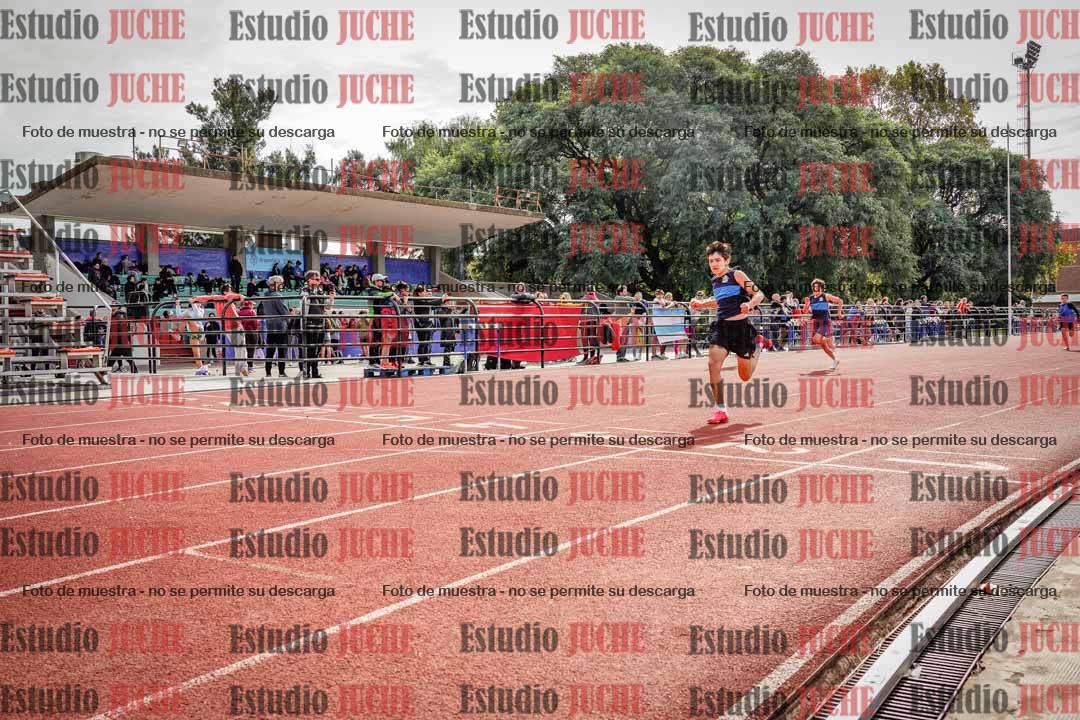 Fotos de los 150 m llanos de varones