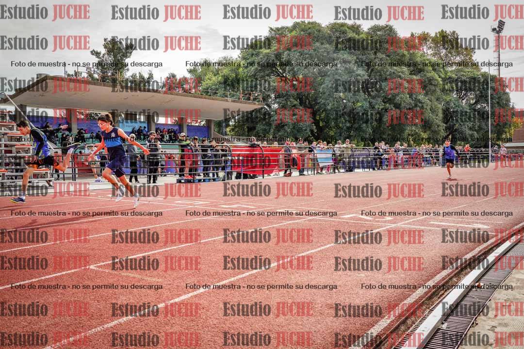 Fotos de los 150 m llanos de varones