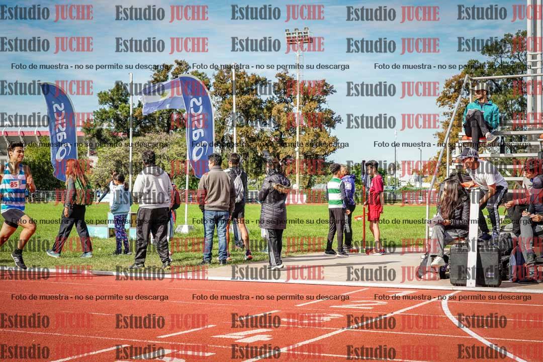 Fotos de los 600 m llanos de varones