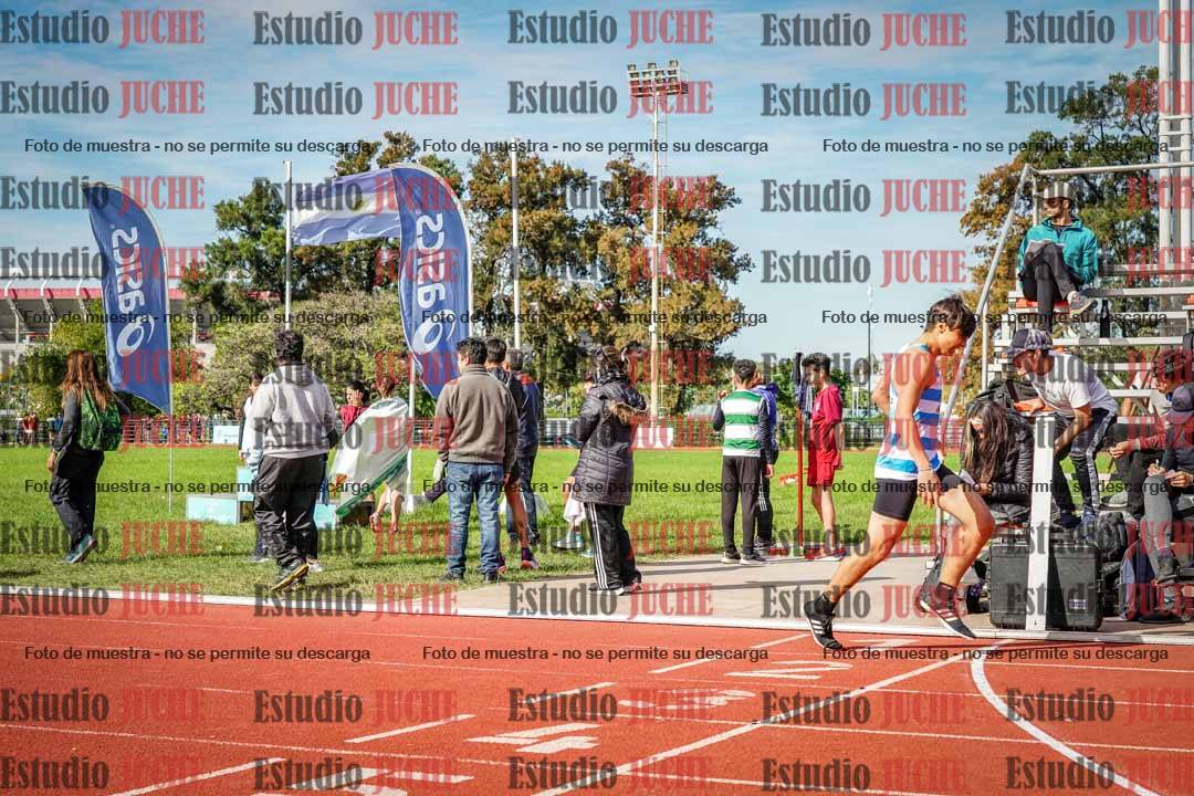Fotos de los 600 m llanos de varones