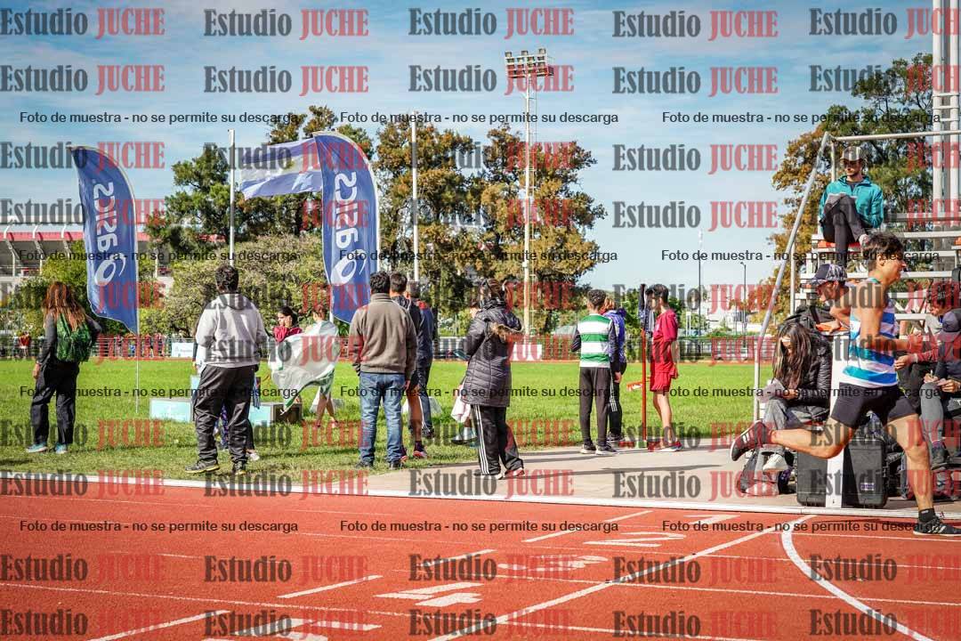 Fotos de los 600 m llanos de varones