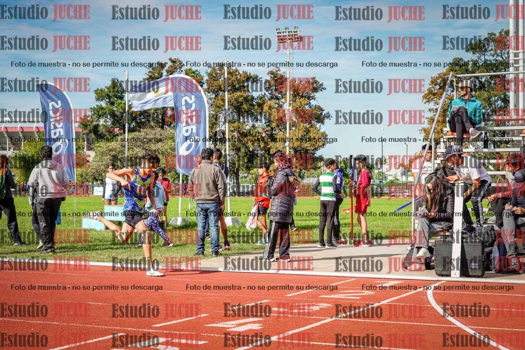 Fotos de los 600 m llanos de varones