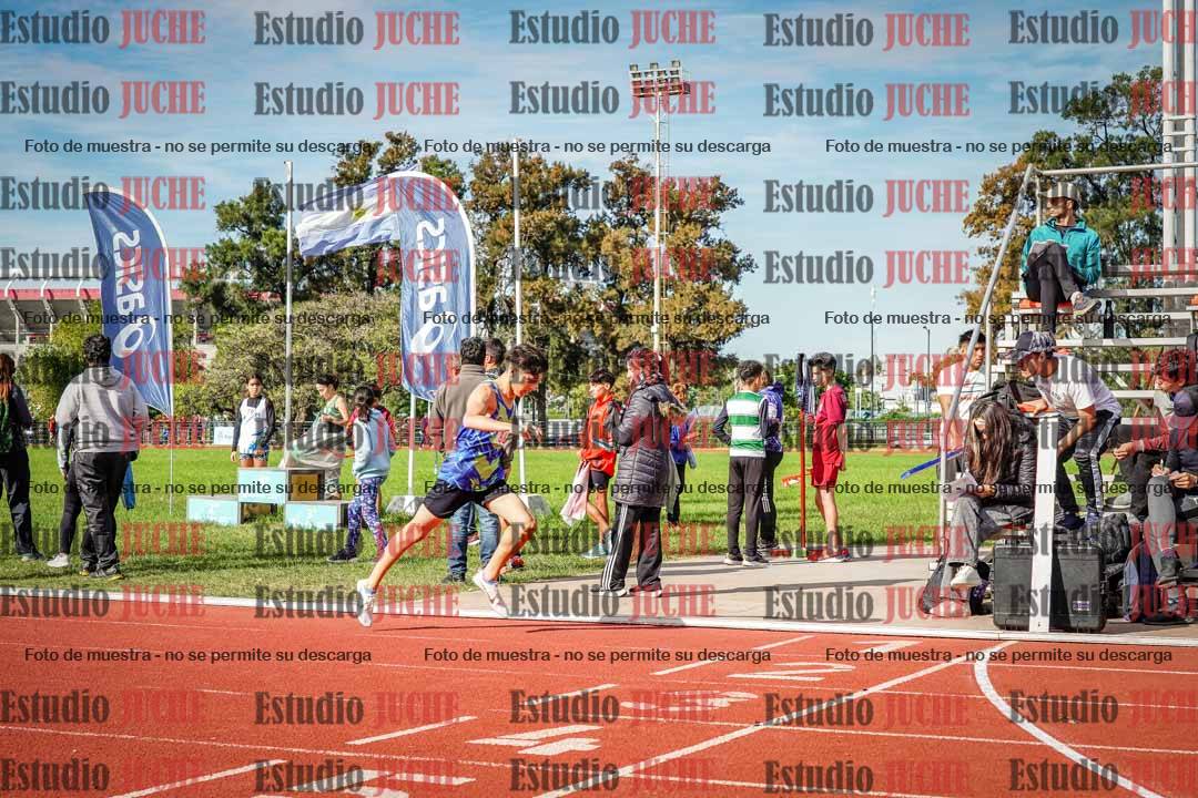 Fotos de los 600 m llanos de varones