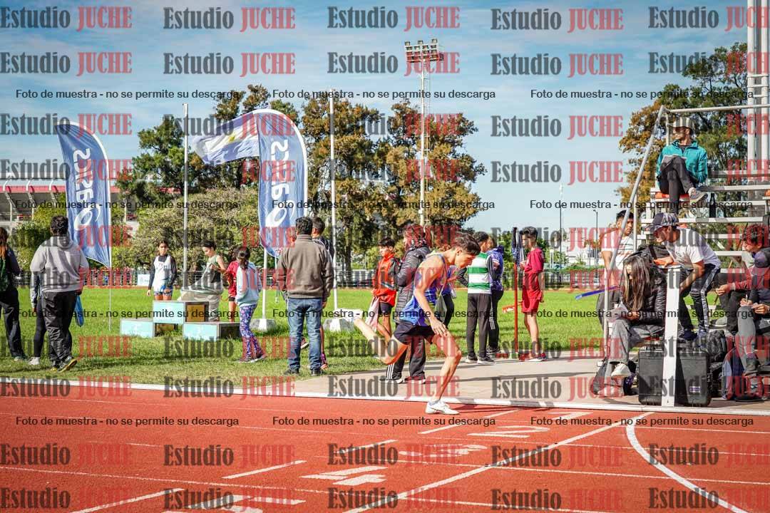 Fotos de los 600 m llanos de varones
