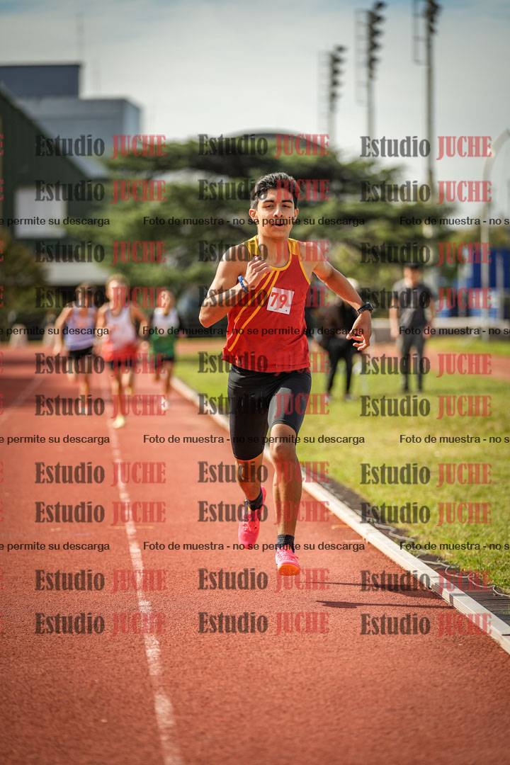 Fotos de los 600 m llanos de varones