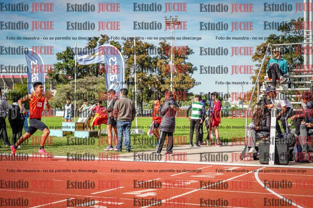 Fotos de los 600 m llanos de varones