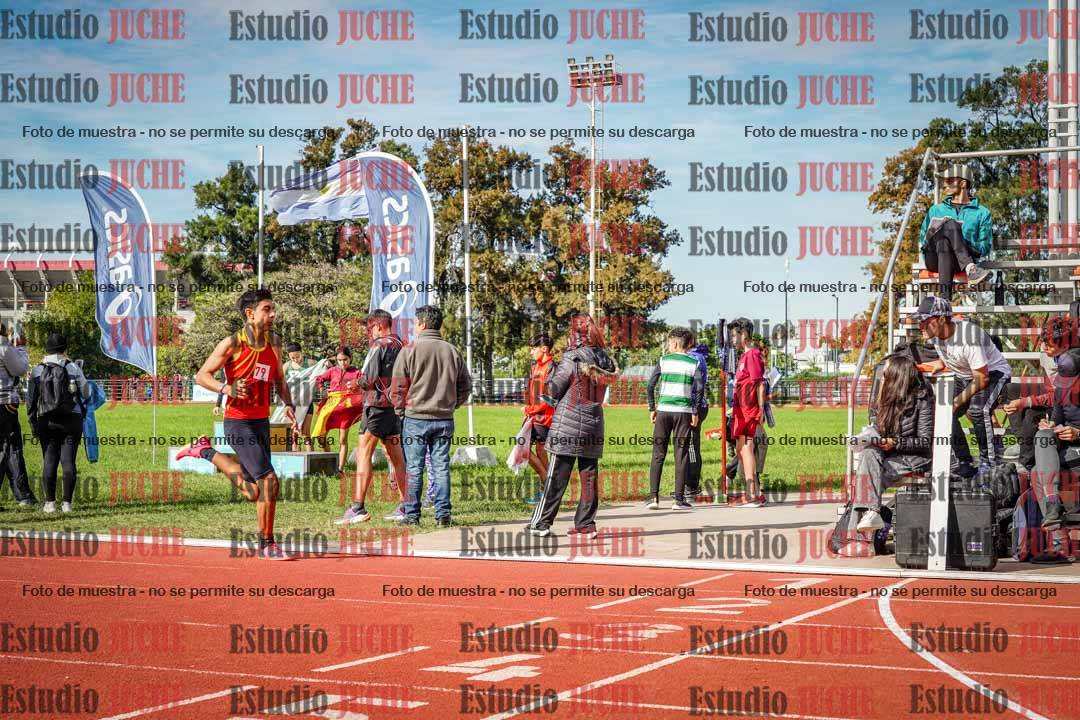Fotos de los 600 m llanos de varones