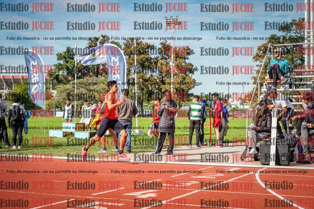 Fotos de los 600 m llanos de varones