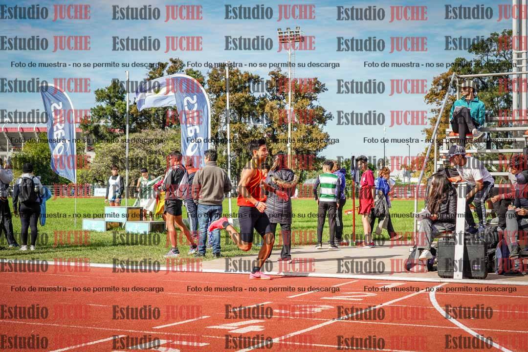 Fotos de los 600 m llanos de varones