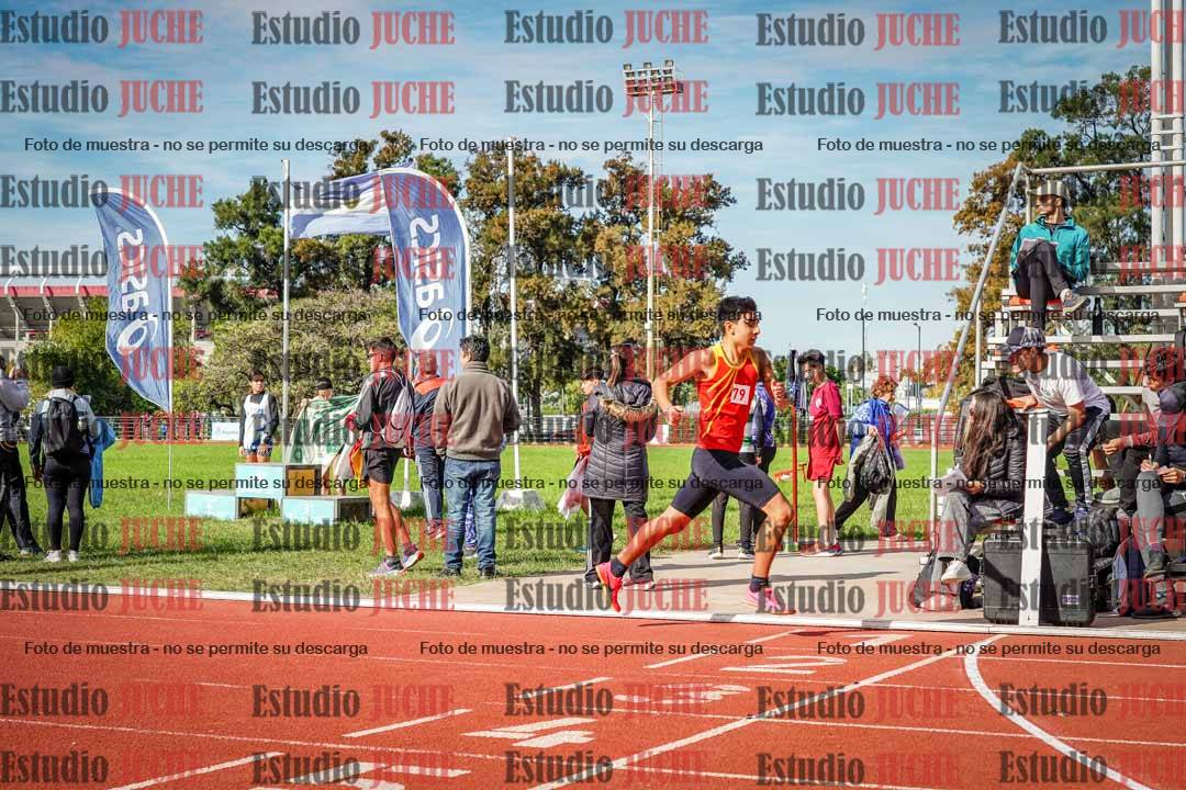 Fotos de los 600 m llanos de varones