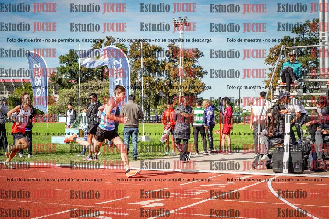 Fotos de los 600 m llanos de varones
