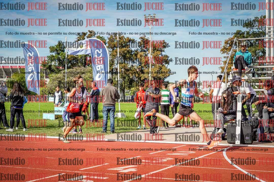Fotos de los 600 m llanos de varones