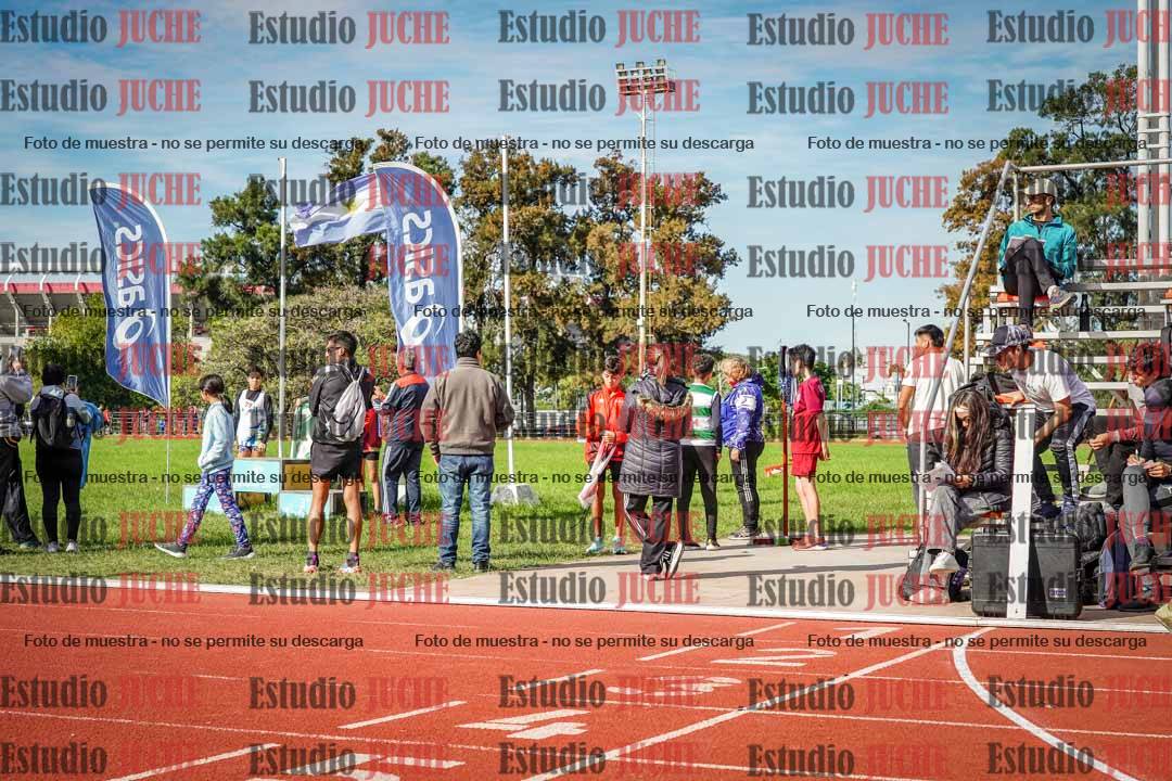 Fotos de los 600 m llanos de varones