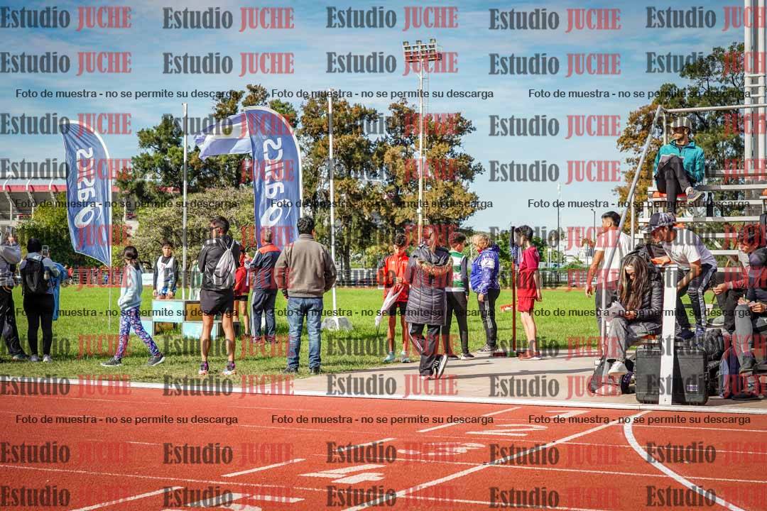 Fotos de los 600 m llanos de varones