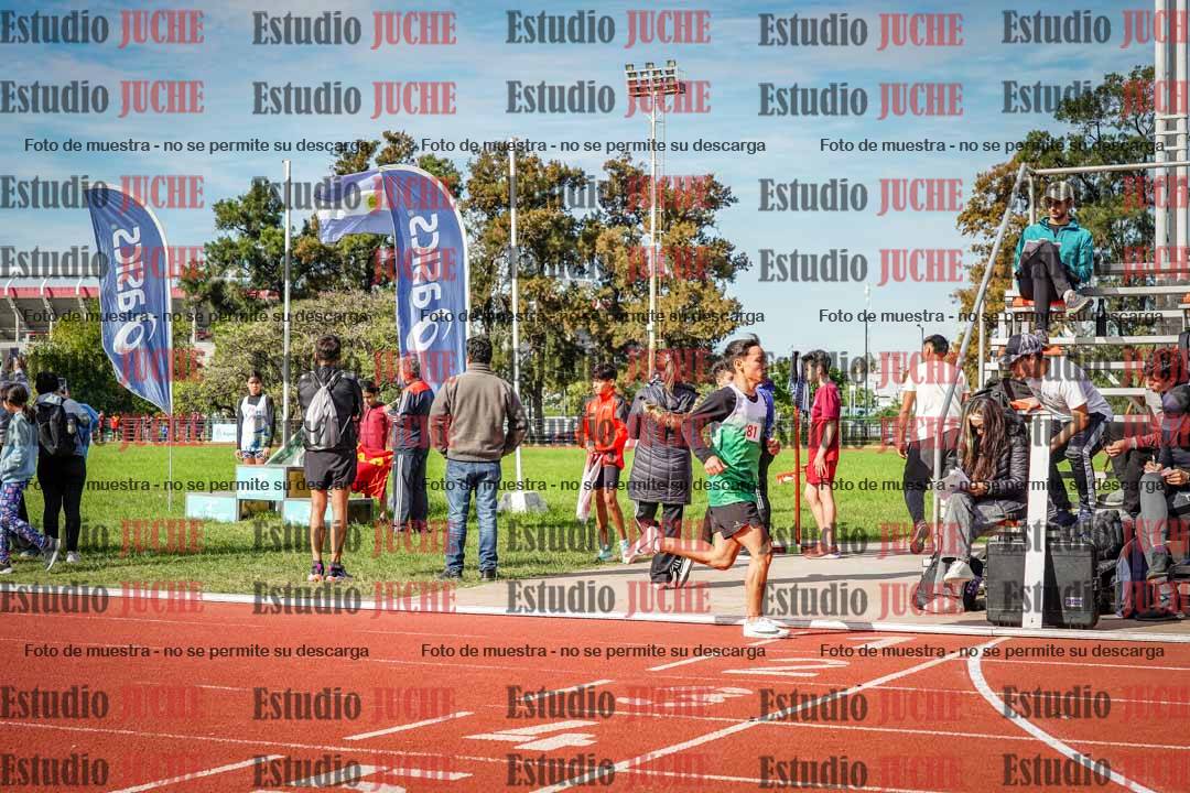 Fotos de los 600 m llanos de varones