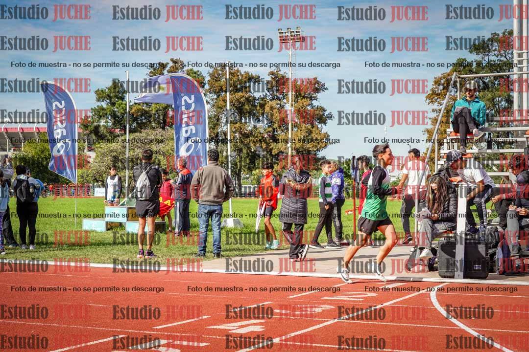 Fotos de los 600 m llanos de varones