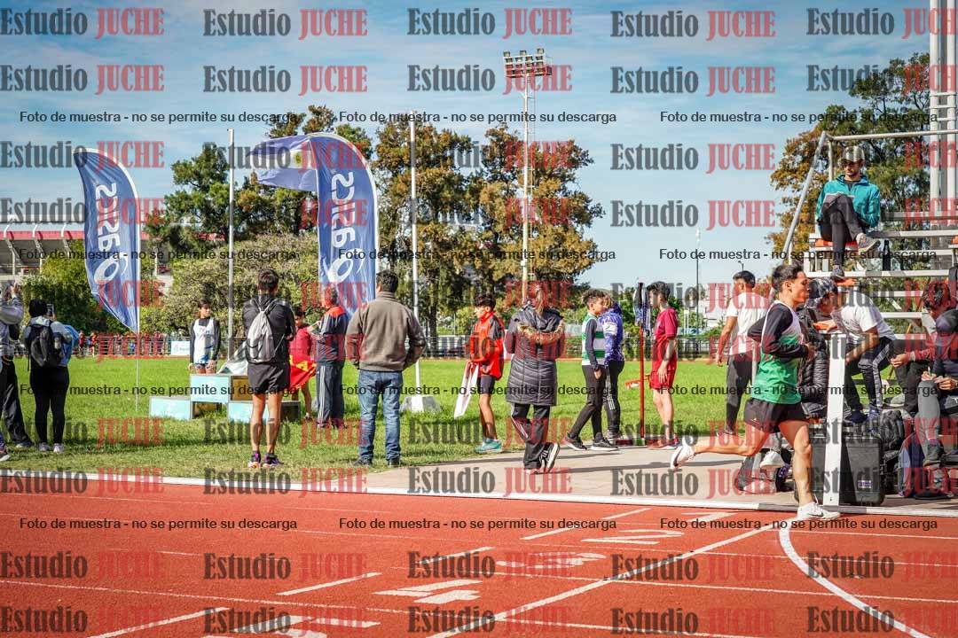 Fotos de los 600 m llanos de varones