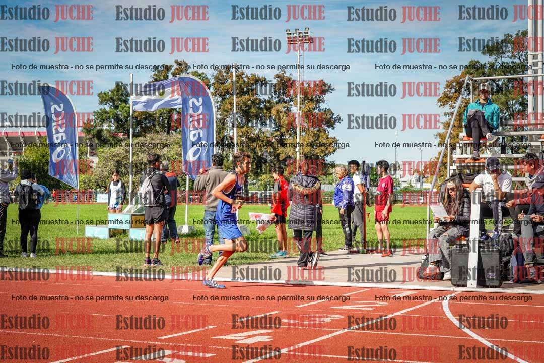 Fotos de los 600 m llanos de varones