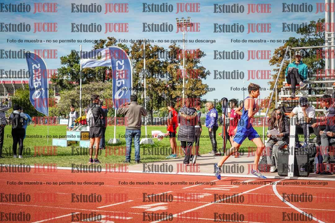 Fotos de los 600 m llanos de varones
