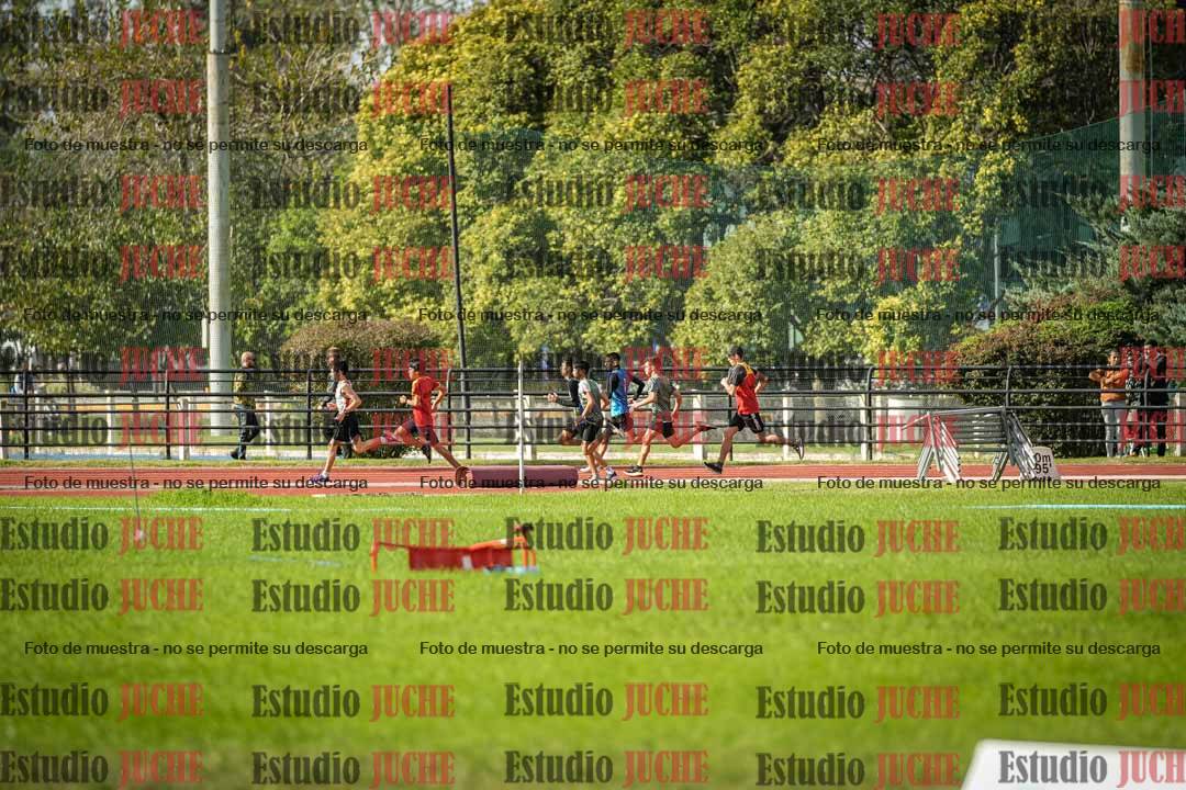 Fotos de los 600 m llanos de varones