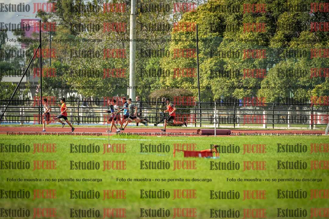 Fotos de los 600 m llanos de varones