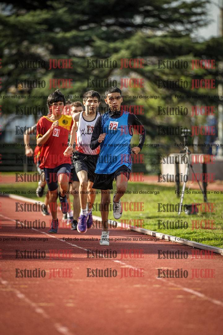 Fotos de los 600 m llanos de varones
