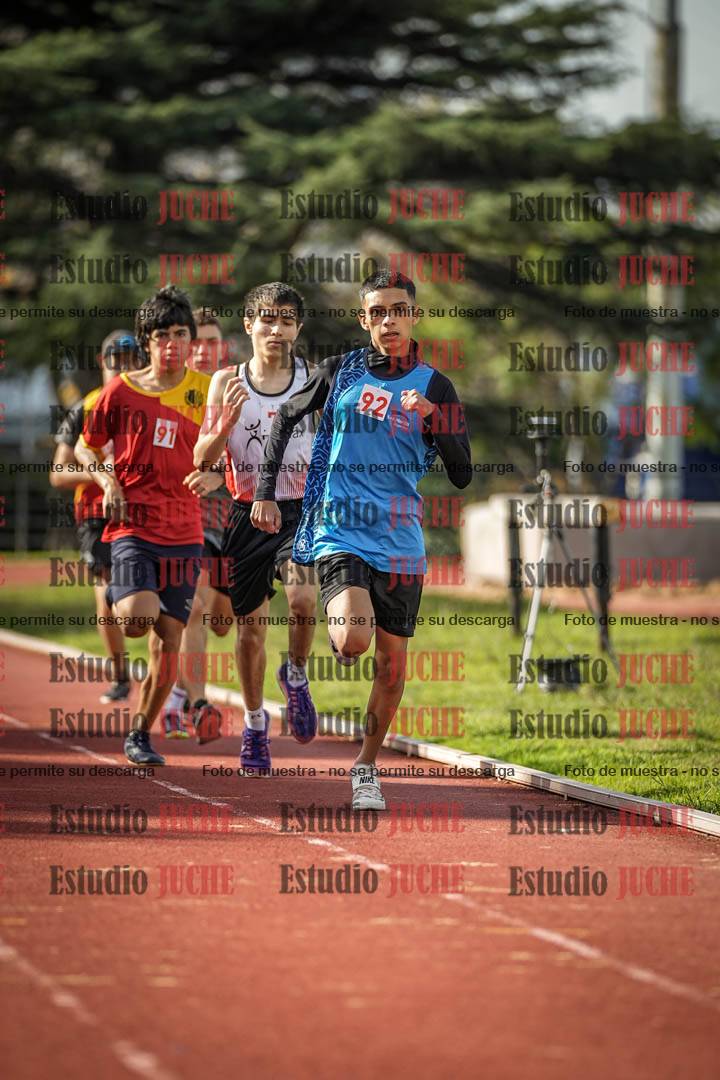 Fotos de los 600 m llanos de varones
