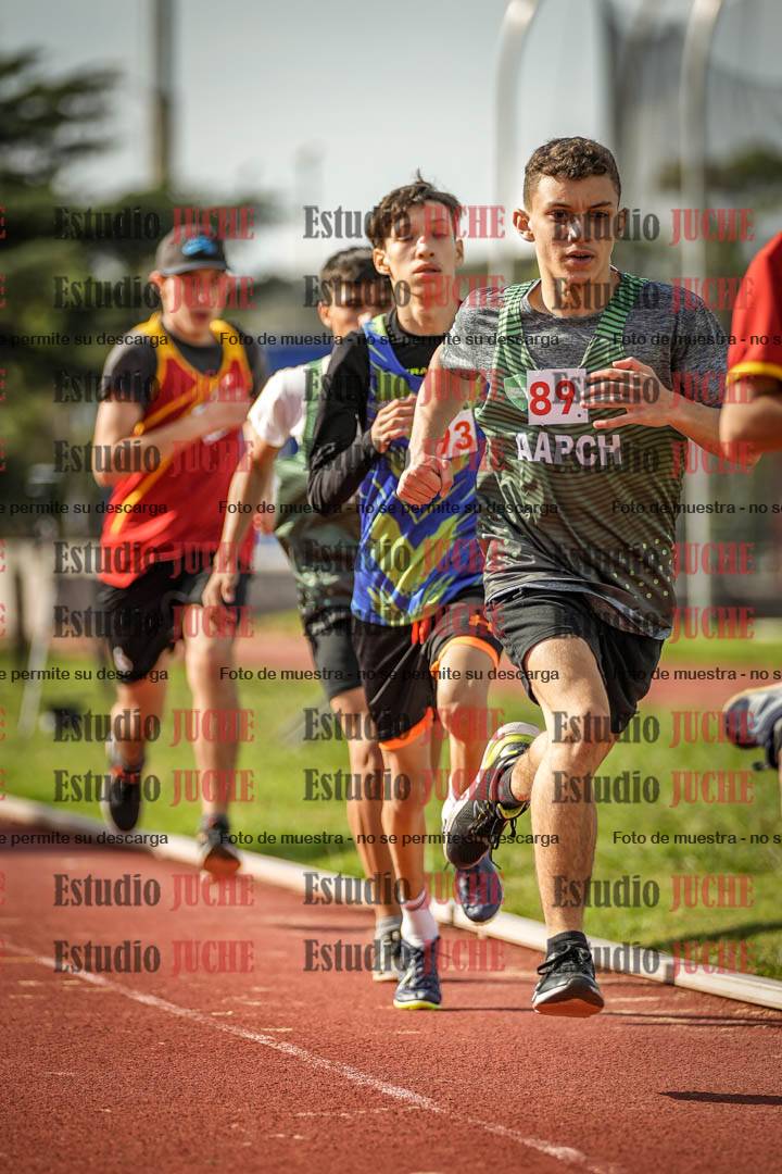 Fotos de los 600 m llanos de varones