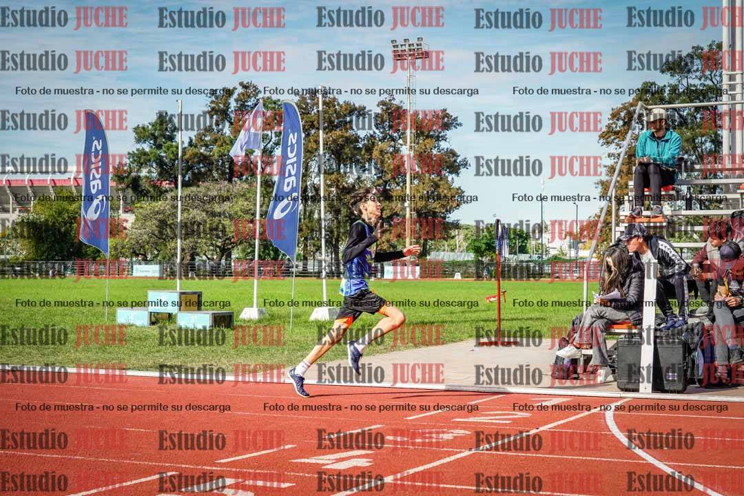 Fotos de los 600 m llanos de varones