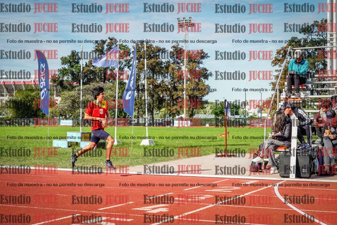 Fotos de los 600 m llanos de varones