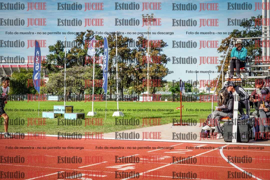 Fotos de los 600 m llanos de varones