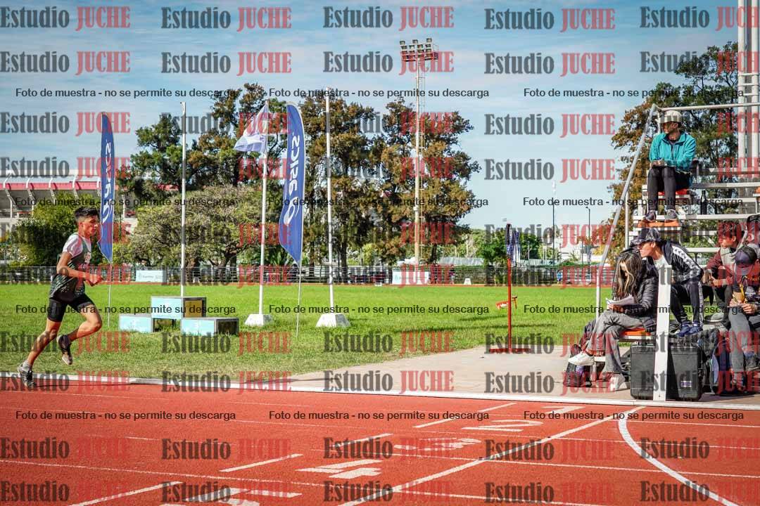 Fotos de los 600 m llanos de varones
